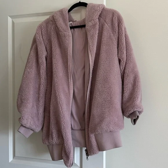 Free People women’s Turn Up Lavender Haze faux fur jacket - Picture 5 of 8